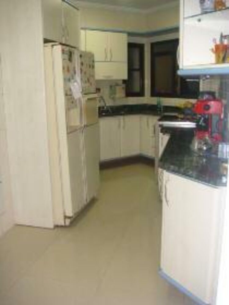 Apartamento à venda com 4 quartos, 230m² - Foto 3