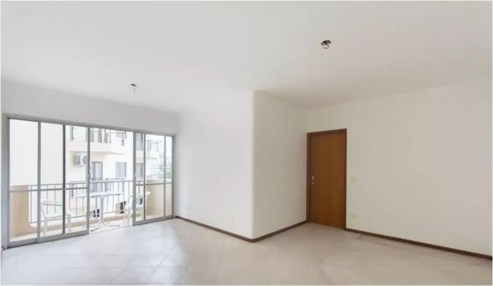 Apartamento para alugar com 3 quartos, 102m² - Foto 2