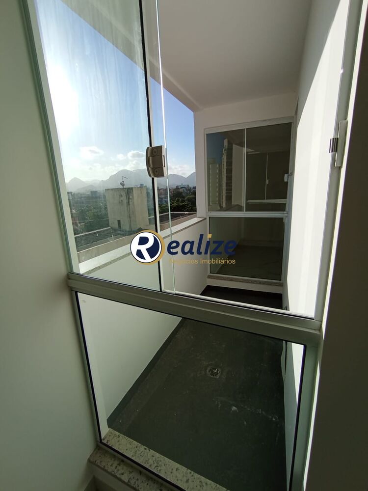 Apartamento à venda com 2 quartos, 65m² - Foto 2