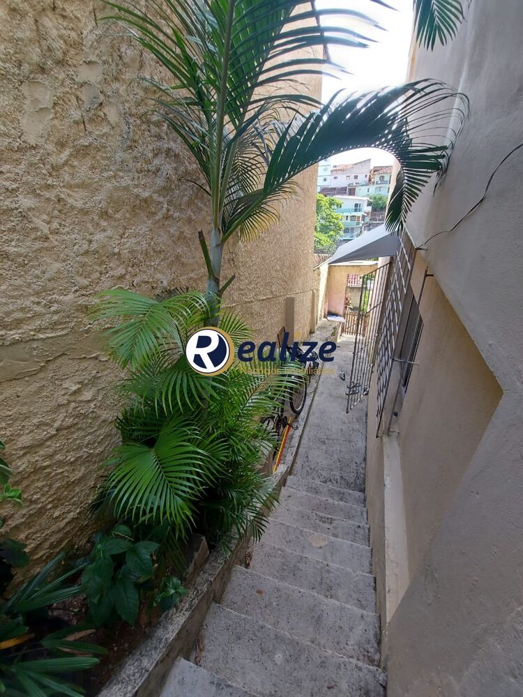 Casa à venda com 9 quartos, 320m² - Foto 3