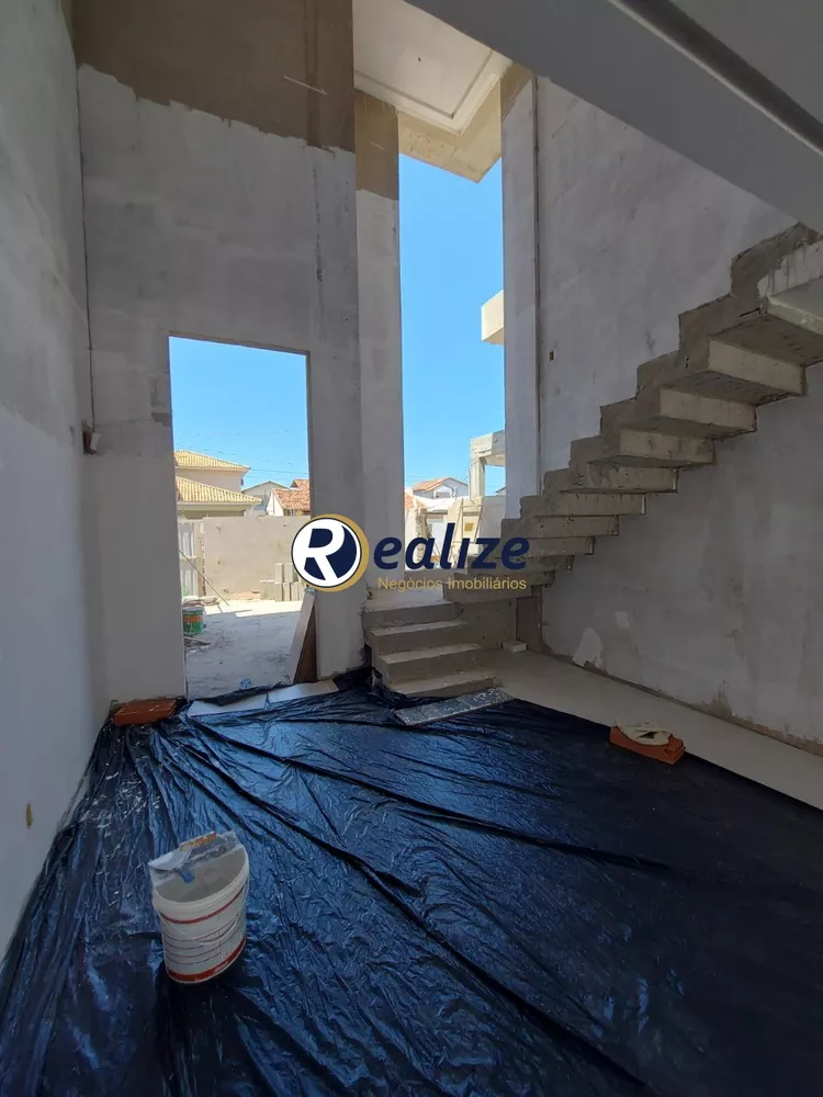 Casa à venda com 4 quartos, 198m² - Foto 4