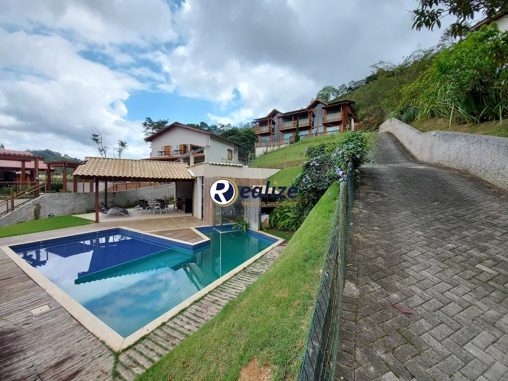 Casa de Condomínio à venda com 8 quartos, 370m² - Foto 2