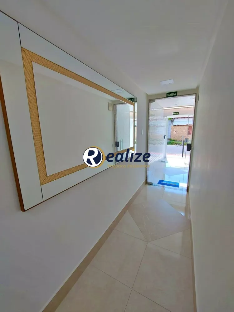 Apartamento à venda com 2 quartos, 70m² - Foto 3