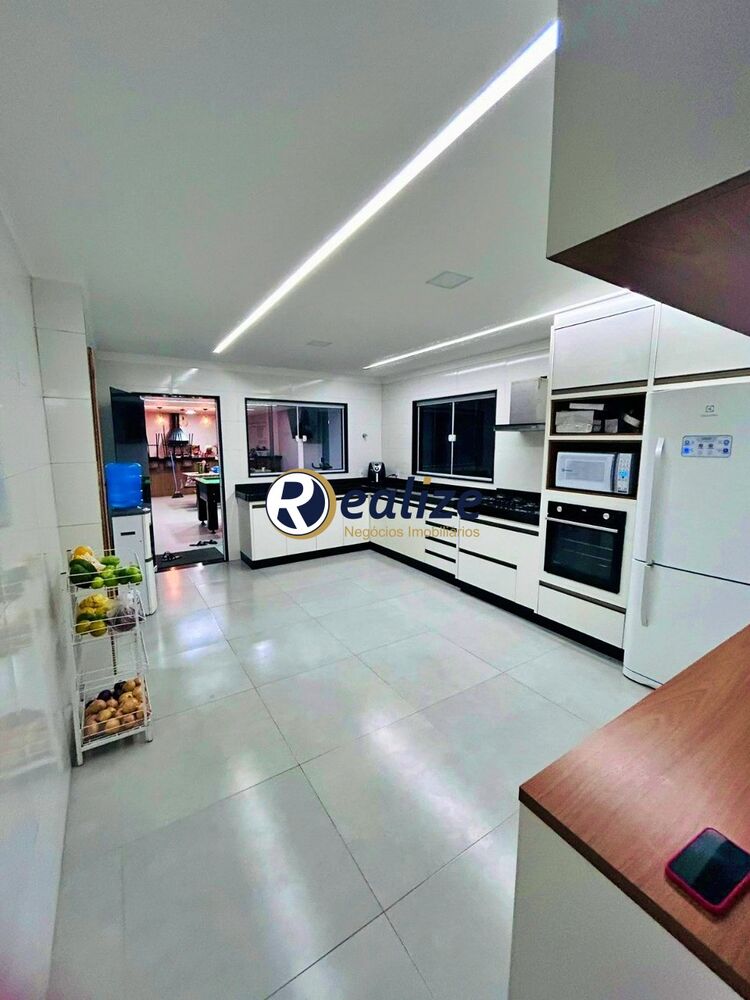 Casa à venda com 4 quartos, 700m² - Foto 14
