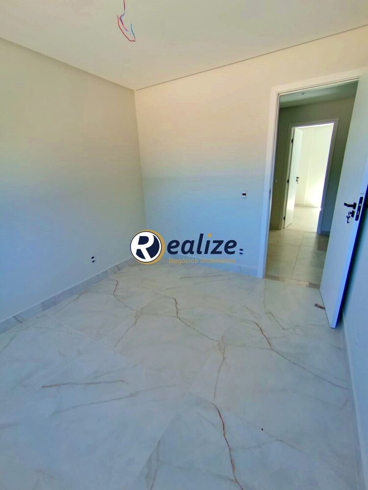 Casa à venda com 3 quartos, 160m² - Foto 3