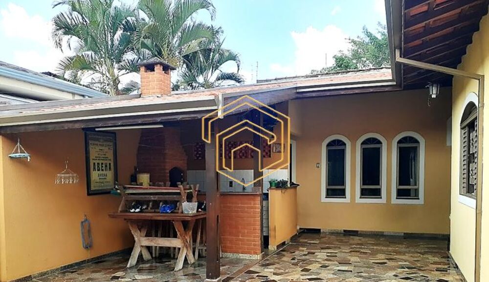Casa, 3 quartos, 251 m² - Foto 1