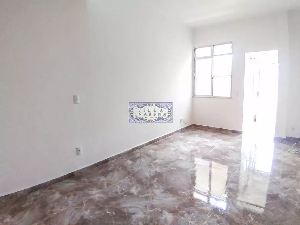 Apartamento à venda com 2 quartos, 80m² - Foto 2