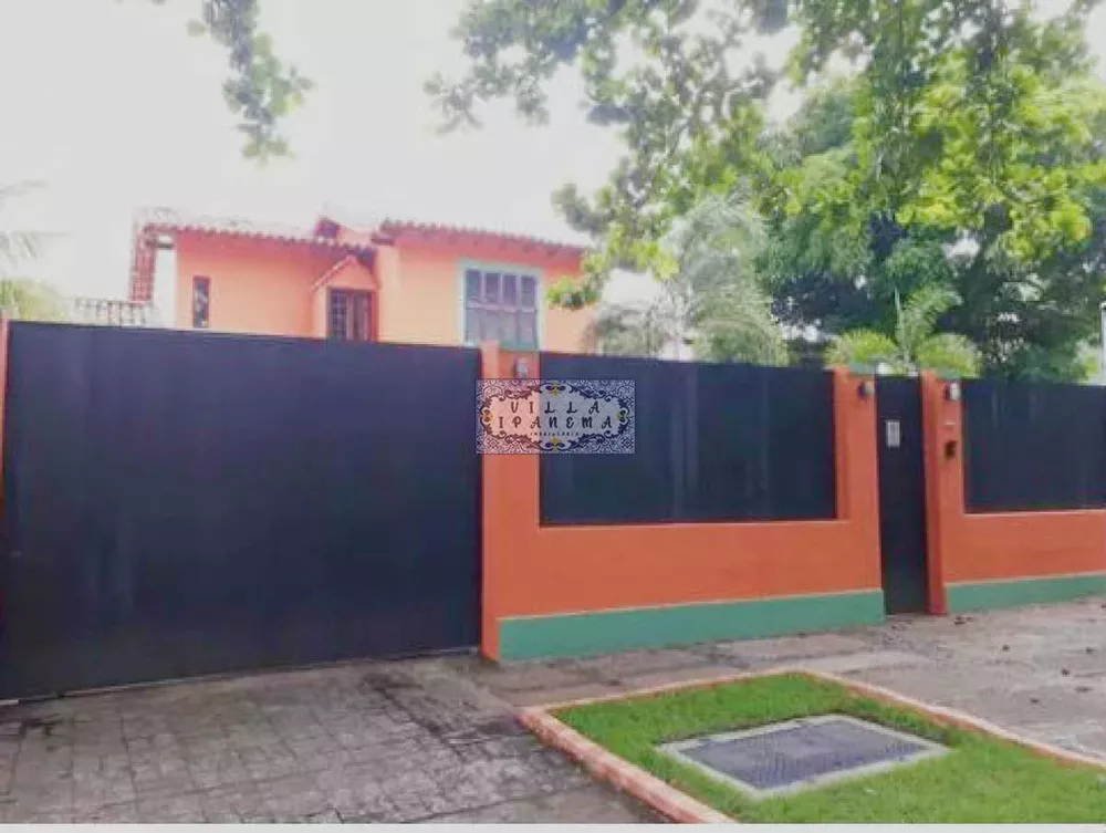 Casa de Condomínio à venda com 5 quartos, 341m² - Foto 1