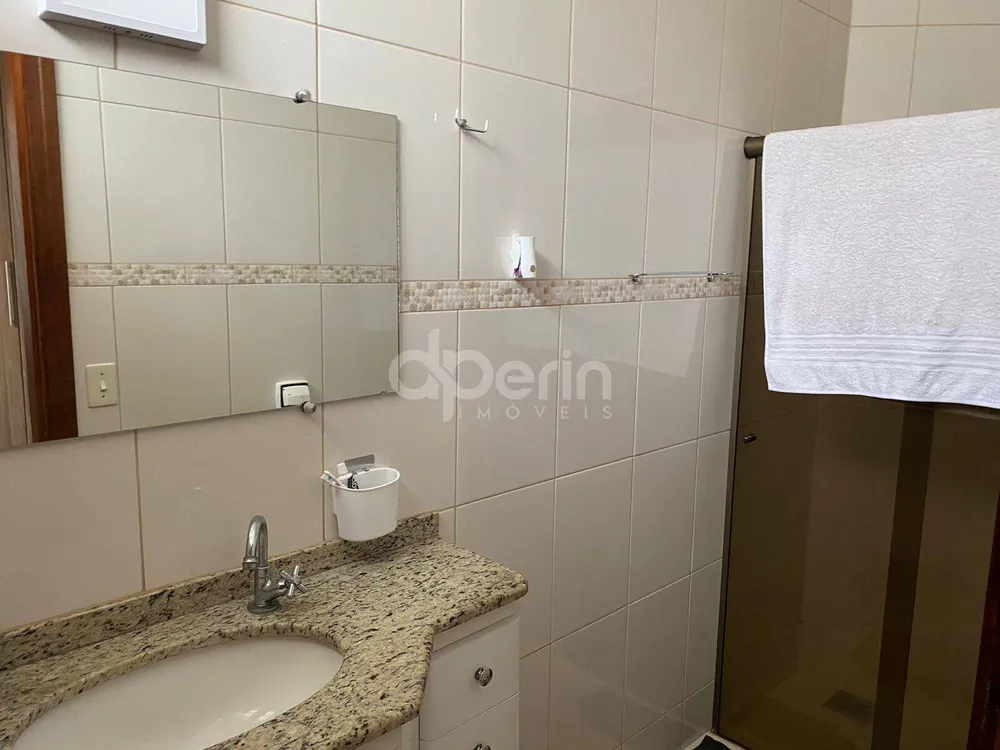 Casa, 3 quartos, 161 m² - Foto 1