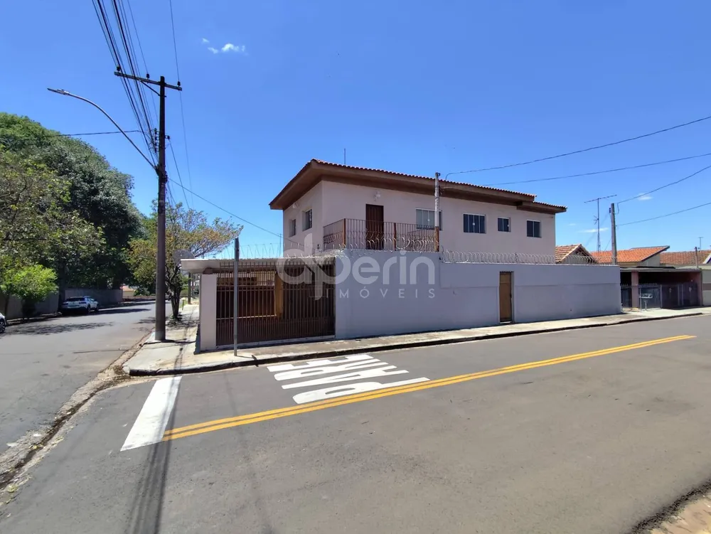 Casa, 3 quartos, 257 m² - Foto 1