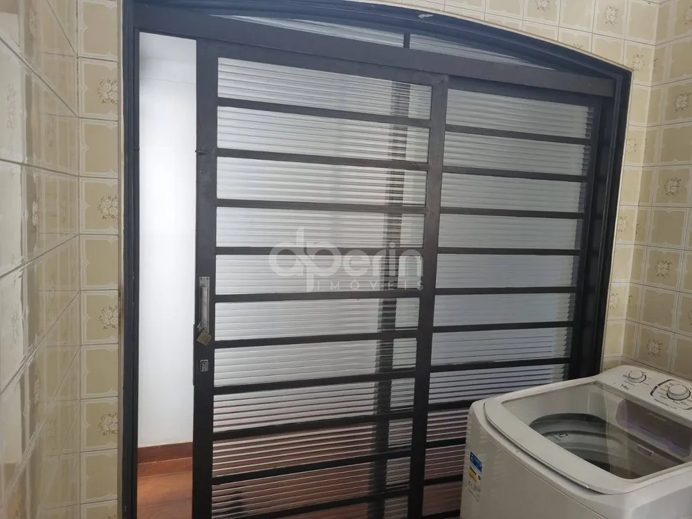 Casa, 4 quartos, 272 m² - Foto 1