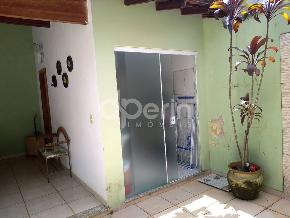 Casa à venda com 3 quartos, 160m² - Foto 3