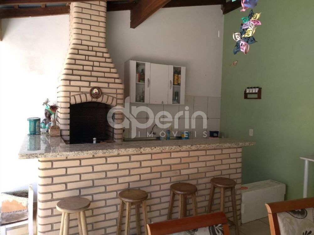 Casa à venda com 3 quartos, 160m² - Foto 1