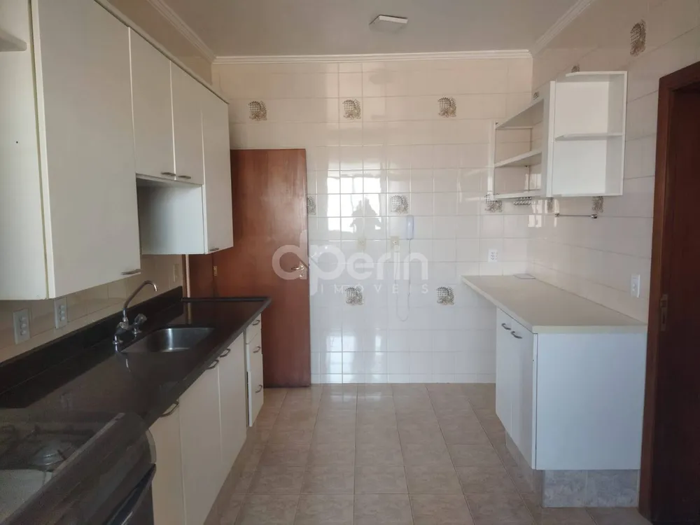 Apartamento, 3 quartos, 147 m² - Foto 2