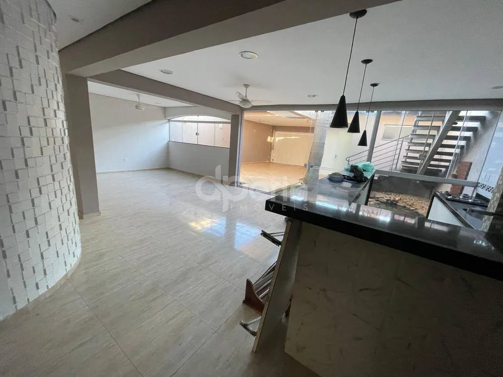 Casa, 3 quartos, 270 m² - Foto 8