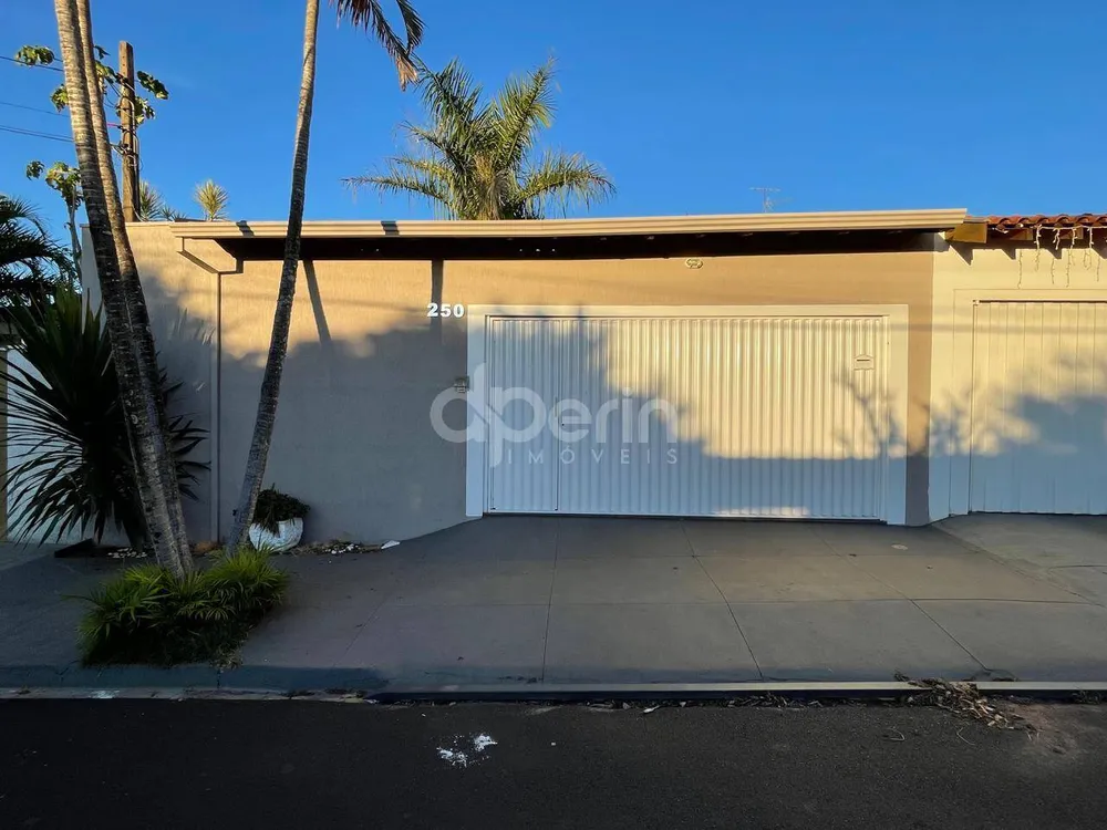 Casa, 3 quartos, 270 m² - Foto 1