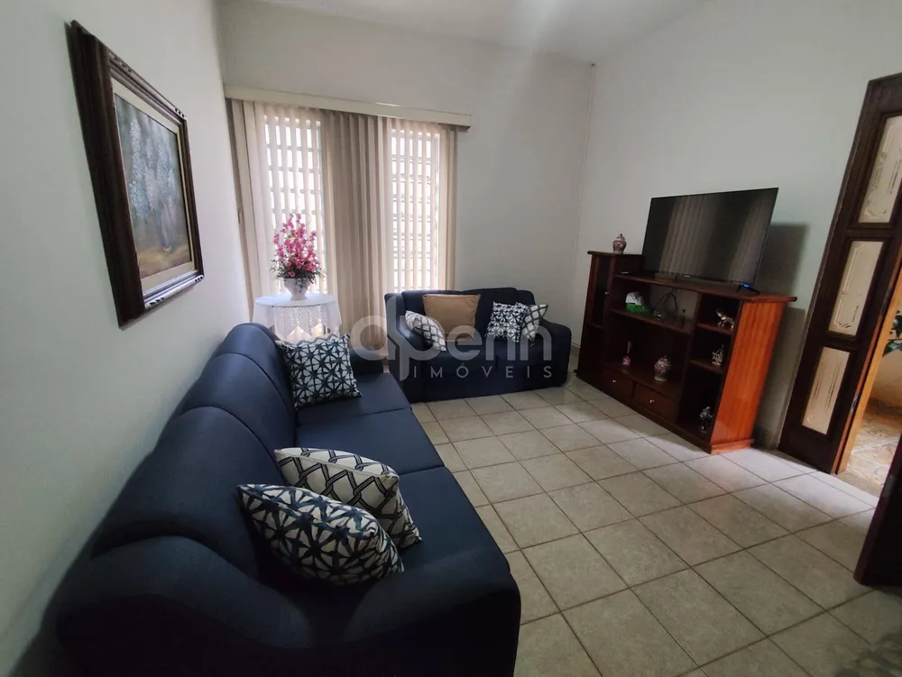 Casa, 3 quartos, 200 m² - Foto 2