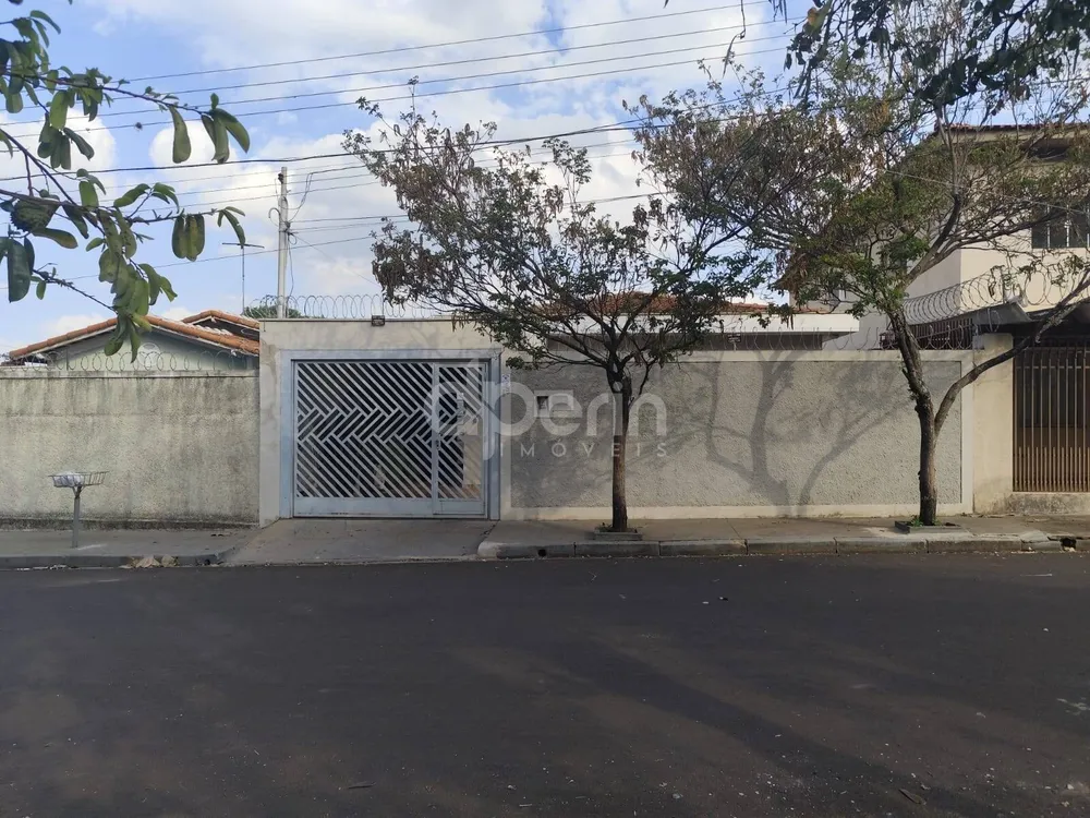 Casa, 3 quartos, 200 m² - Foto 1
