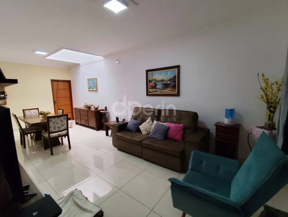 Casa, 3 quartos, 181 m² - Foto 3