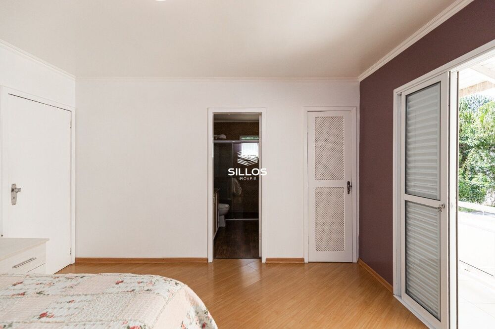 Casa à venda com 4 quartos, 297m² - Foto 9