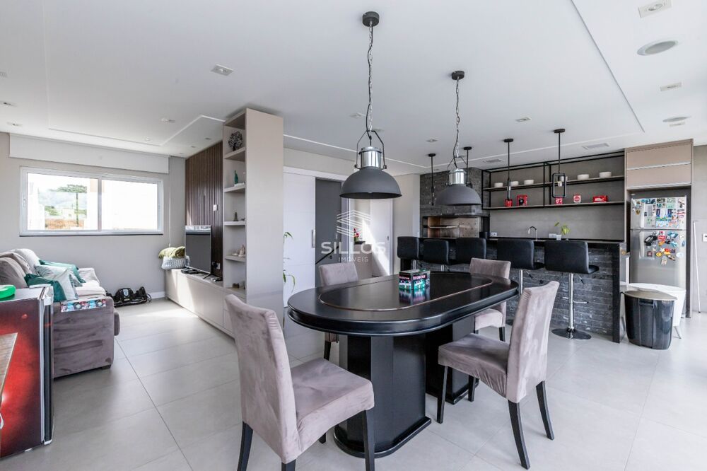 Sobrado à venda com 3 quartos, 240m² - Foto 1