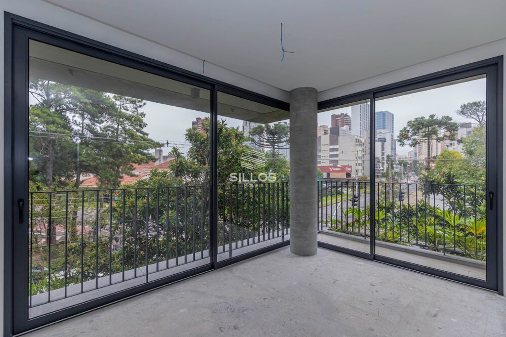 Apartamento à venda com 3 quartos, 209m² - Foto 1