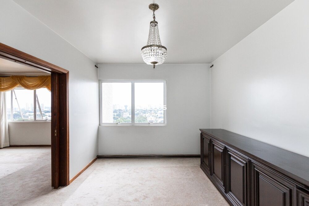 Apartamento à venda com 4 quartos, 256m² - Foto 2