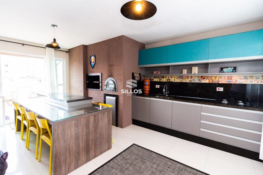 Sobrado à venda com 3 quartos, 210m² - Foto 1