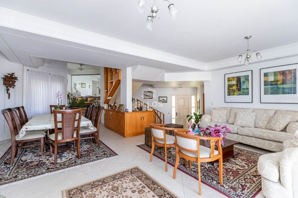 Casa de Condomínio à venda com 5 quartos, 374m² - Foto 1