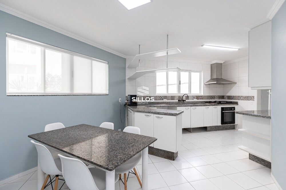 Casa de Condomínio para alugar com 3 quartos, 440m² - Foto 2