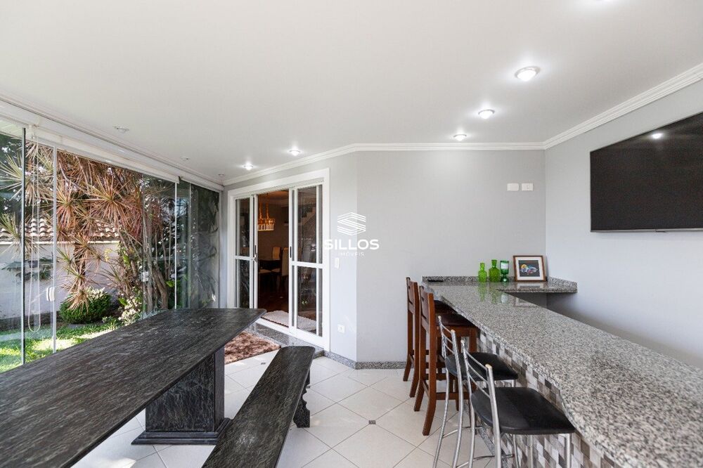 Casa de Condomínio para alugar com 3 quartos, 440m² - Foto 4