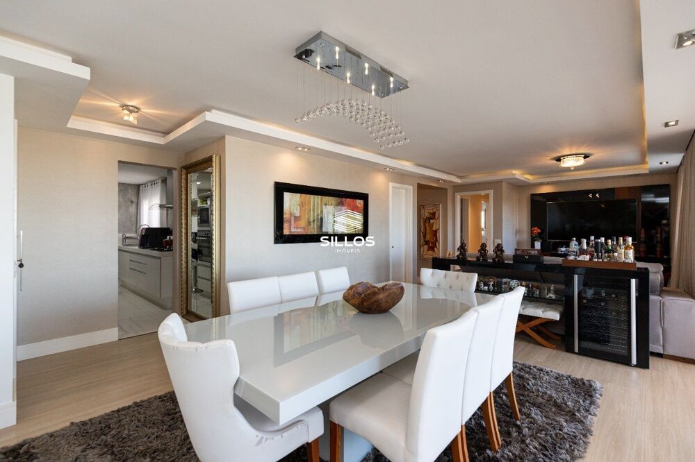 Apartamento à venda com 3 quartos, 143m² - Foto 1