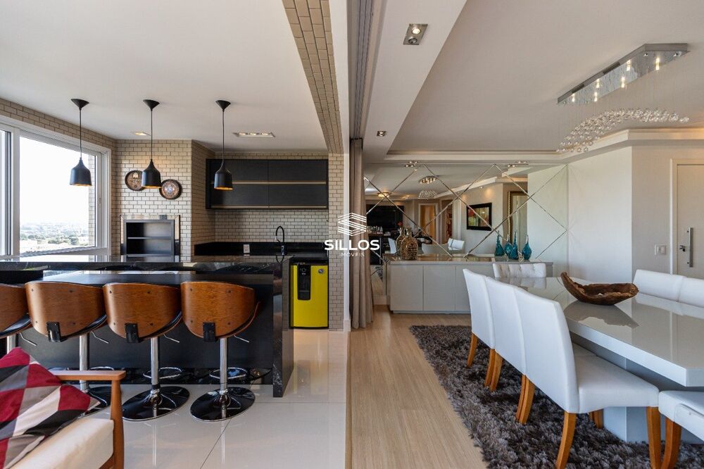 Apartamento à venda com 3 quartos, 143m² - Foto 2
