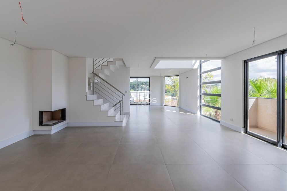 Casa de Condomínio à venda com 3 quartos, 283m² - Foto 1
