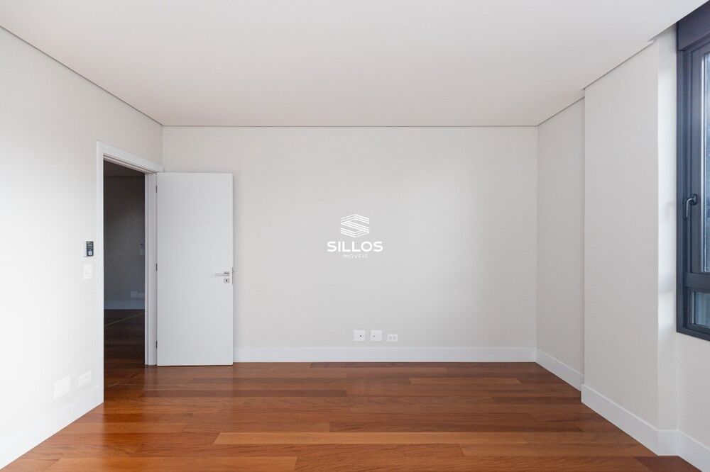 Apartamento à venda com 3 quartos, 222m² - Foto 13