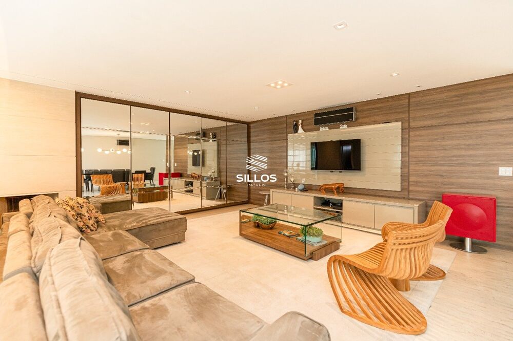 Apartamento à venda com 3 quartos, 228m² - Foto 1