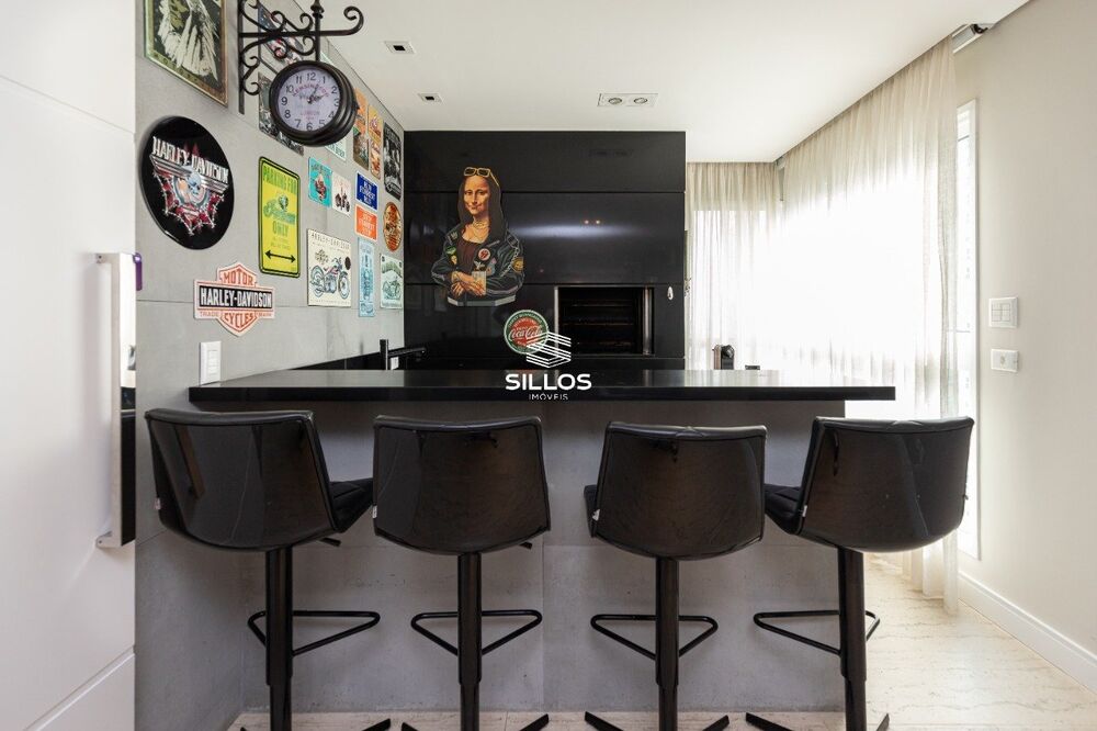 Apartamento à venda com 3 quartos, 228m² - Foto 2