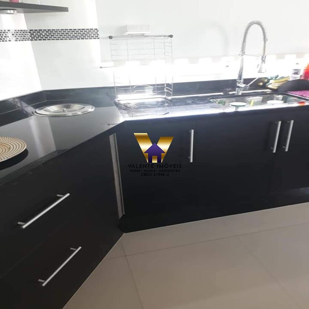 Casa à venda com 3 quartos, 288m² - Foto 1