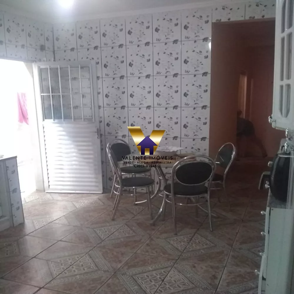 Casa à venda com 4 quartos, 177m² - Foto 3