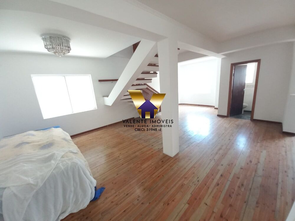 Casa à venda com 4 quartos - Foto 1