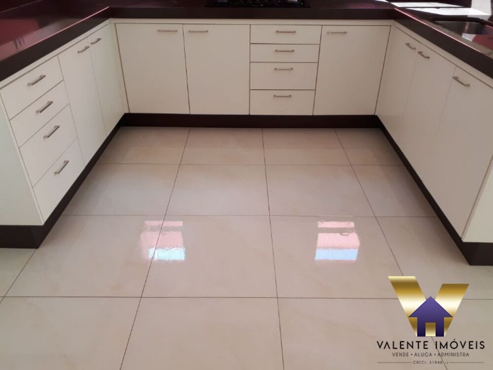Casa à venda com 3 quartos - Foto 1
