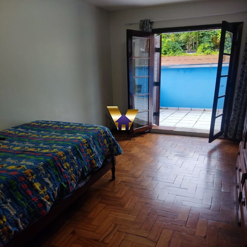 Casa à venda com 3 quartos, 300m² - Foto 4