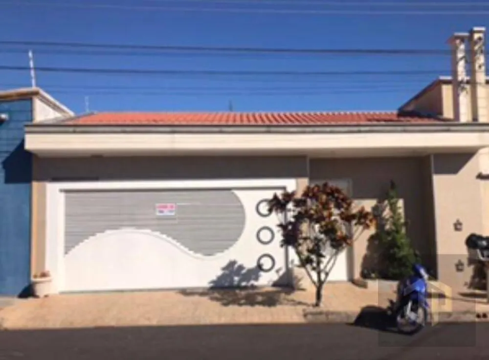 Casa, 3 quartos, 198 m² - Foto 1