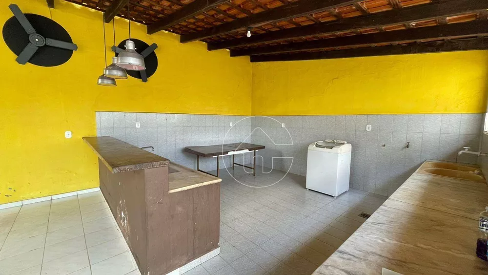 Casa para alugar com 5 quartos, 250m² - Foto 4