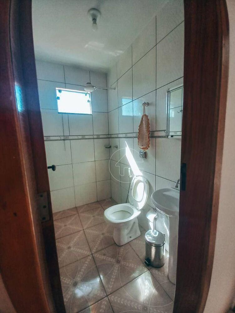 Casa à venda com 2 quartos, 136m² - Foto 2