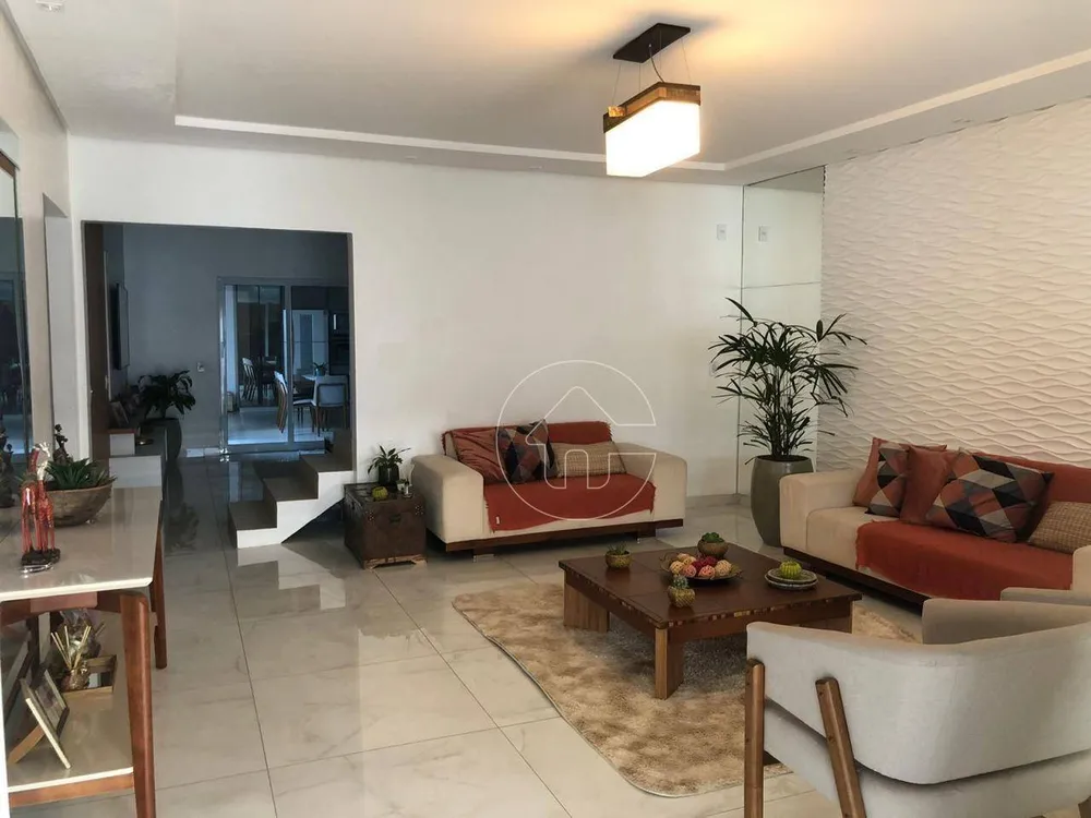 Casa, 3 quartos, 220 m² - Foto 1
