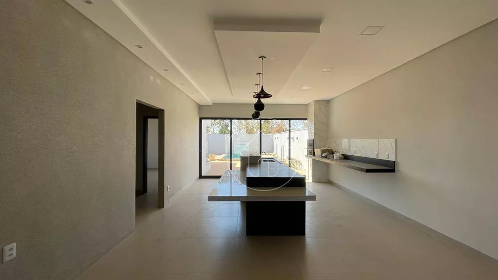 Casa à venda com 2 quartos, 210m² - Foto 1