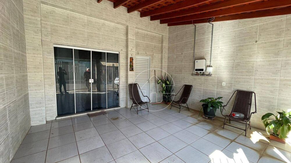 Casa à venda com 3 quartos, 200m² - Foto 2