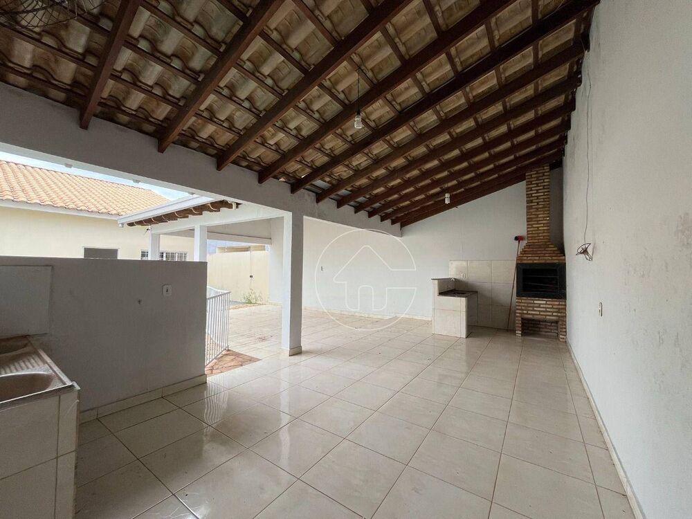 Casa para alugar com 4 quartos, 210m² - Foto 4