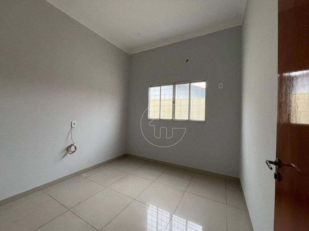 Casa para alugar com 4 quartos, 210m² - Foto 1